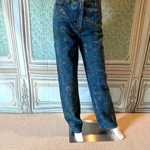 CHANEL★素敵！24B Gray Black Denim Floral/Logo Print Jeans NWT CHANEL 24B Gray Black Denim Floral/Logo Print Jeans F 34